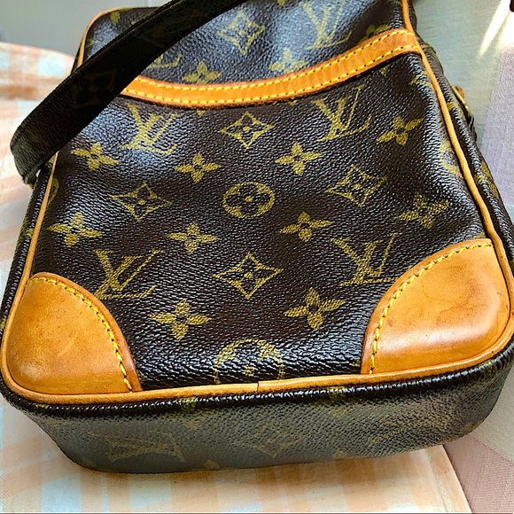 Excellent Condition Rare Louis Vuitton Cross-Body Danube Patent Leather Bag - Picture 4 of 15